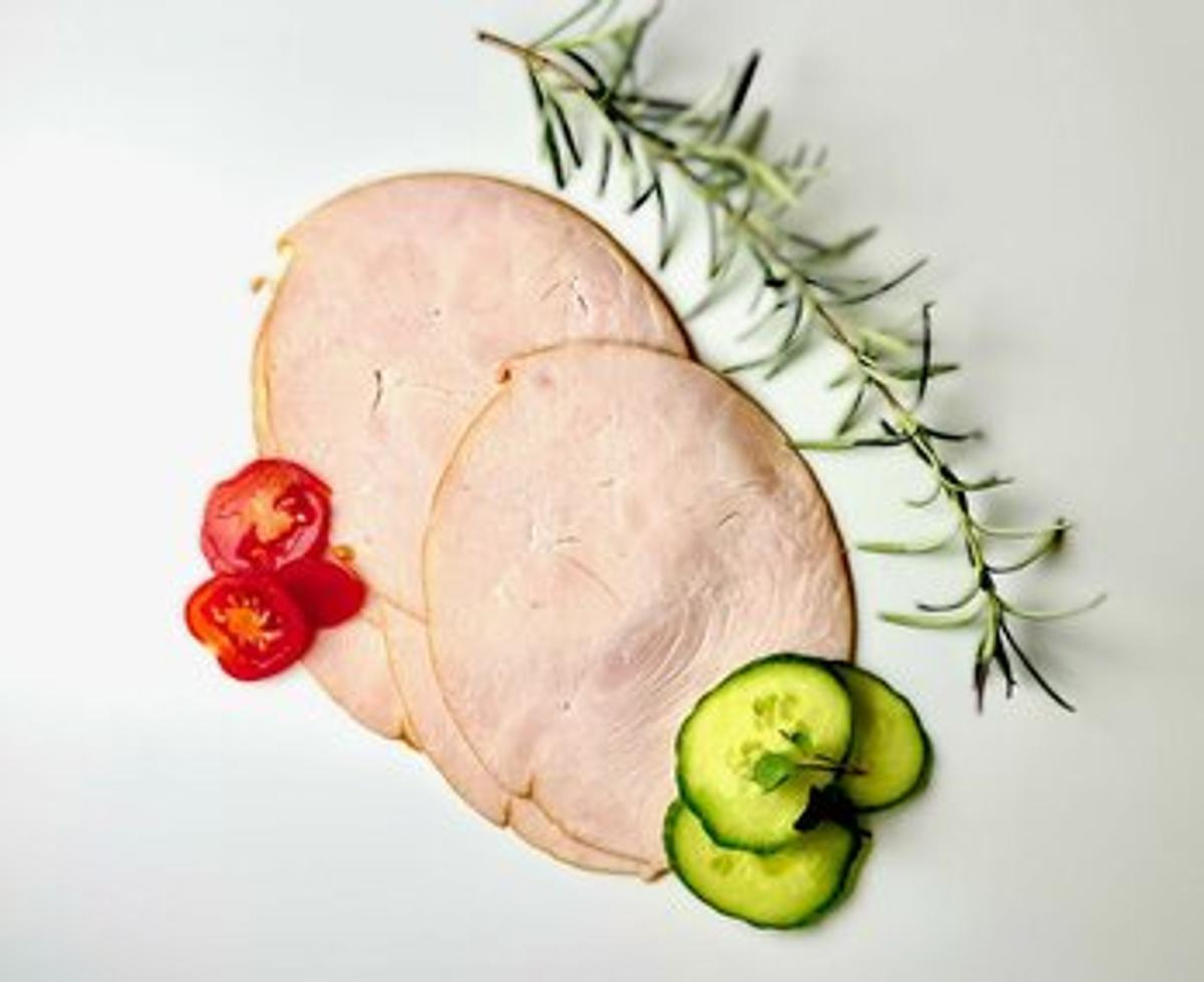 Putenbrust geräuchert geschnitten